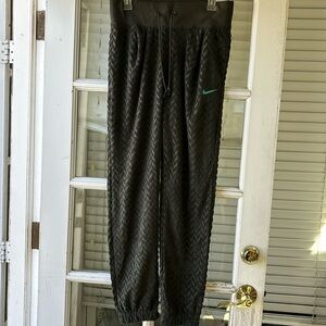 Green towel like joggers